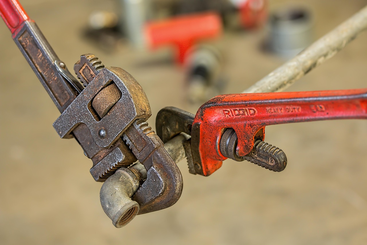 plumber pipe fix
